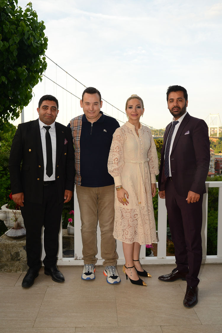 Zafer Murat Mermer,Yeni Yaşını Ailesi ve Dostlarıyla Birlikte Kutladı